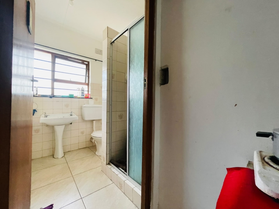 6 Bedroom Property for Sale in Quigney Eastern Cape